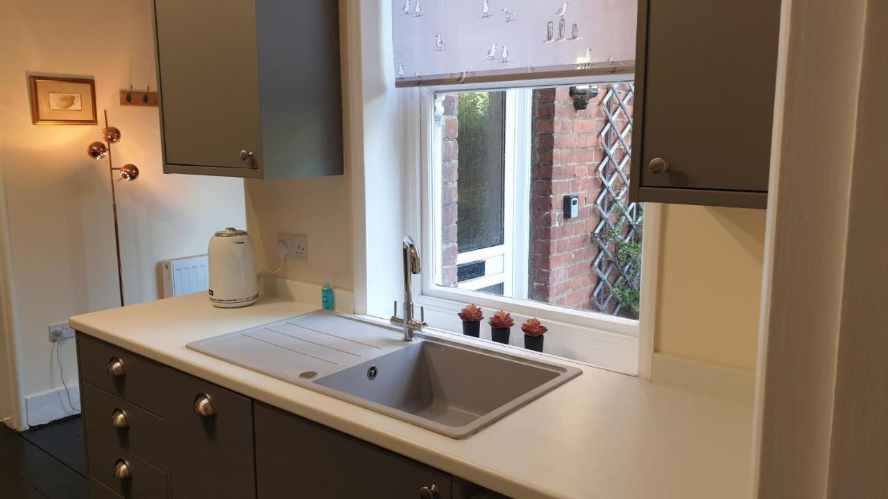 Beautiful Garden Apartment In Leafy St Leonards 5 Mins To Beach Exteriör bild