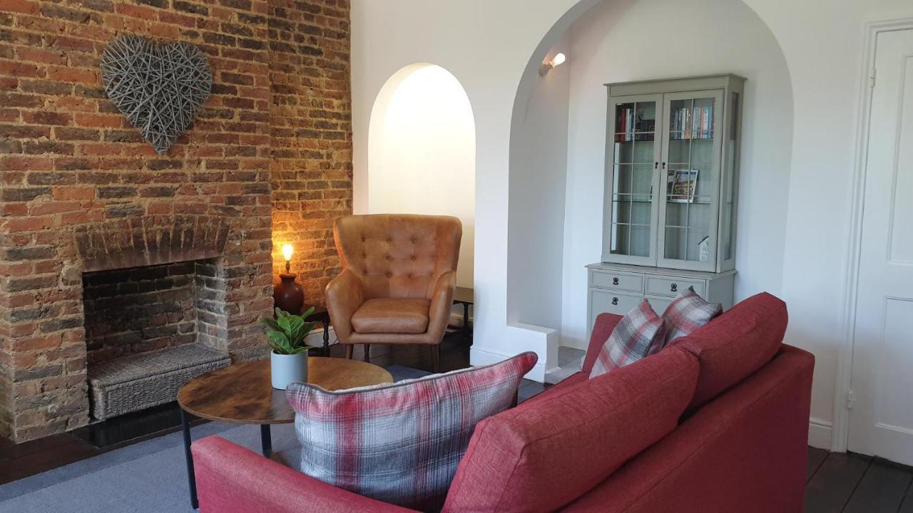 Beautiful Garden Apartment In Leafy St Leonards 5 Mins To Beach Exteriör bild